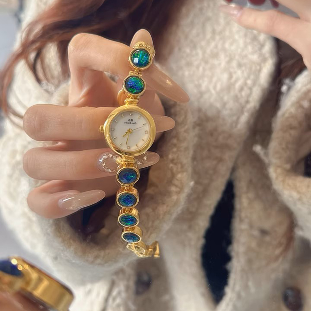 ผู้หญิงหรูหรานาฬิกาสีเขียวสร้อ - Luxury Watch Green Dial บทวิจารณ์และราคา