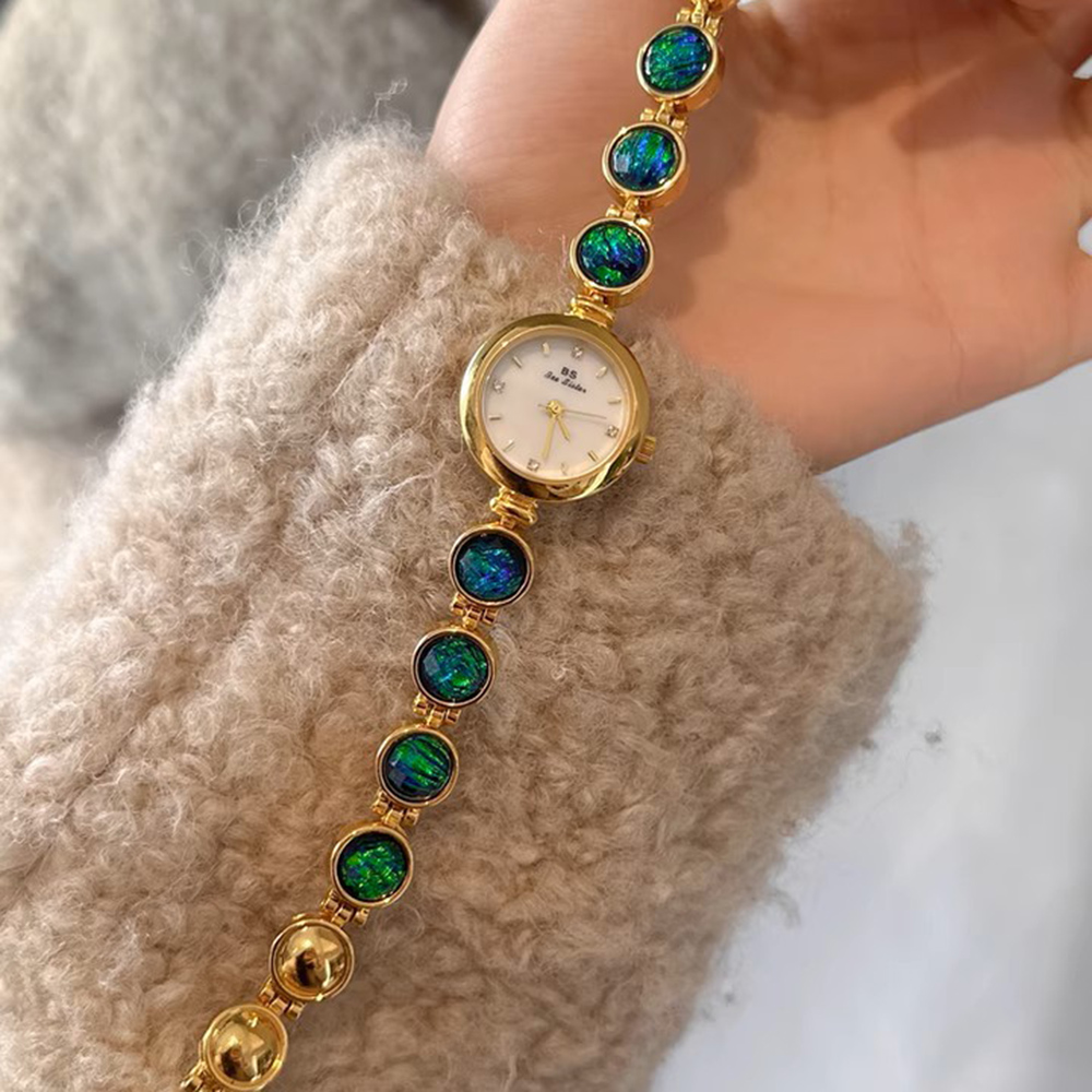 ผู้หญิงหรูหรานาฬิกาสีเขียวสร้อ - Luxury Watch Green Dial บทวิจารณ์และราคา