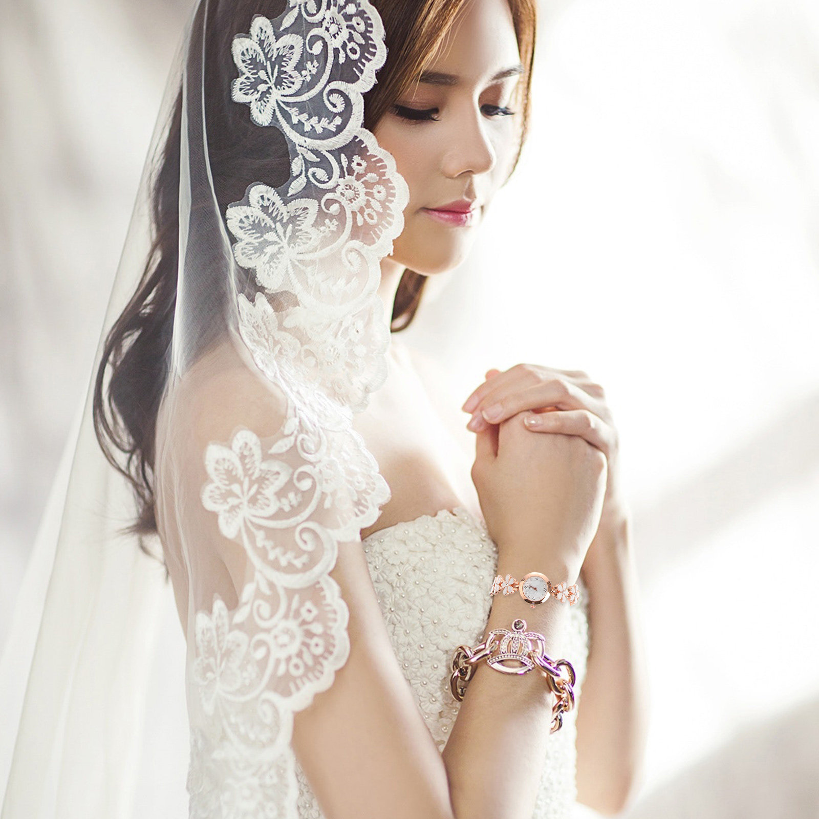 นาฬิกาข้อมือควอตซ์คริสตัลหรูหร - Luxury Watch บทวิจารณ์และราคา