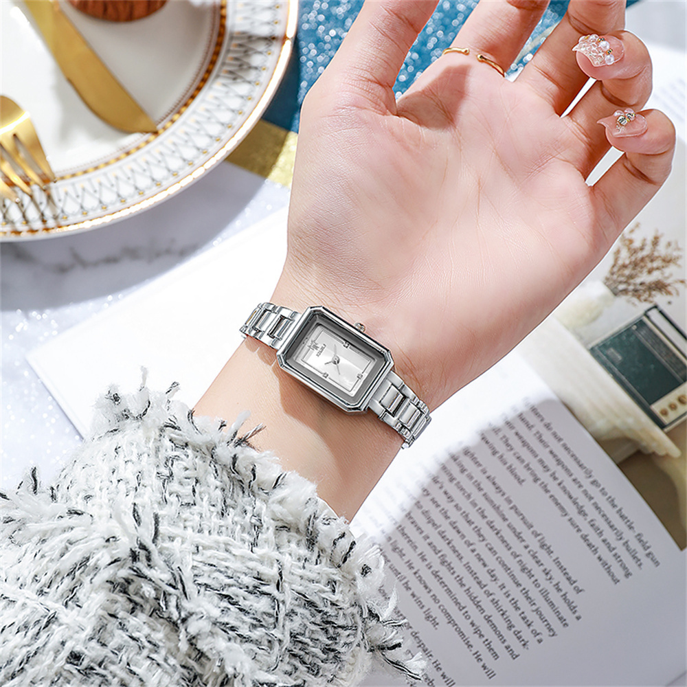 สุภาพสตรีนาฬิกาแฟชั่นเรียบง่าย - Luxury Watch Events บทวิจารณ์และราคา