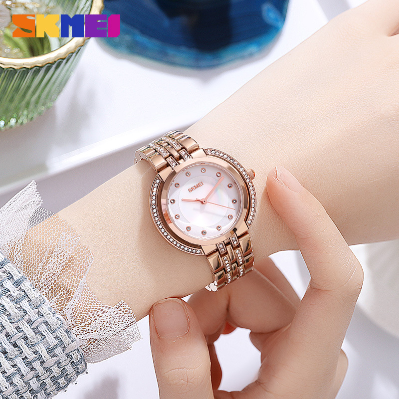 สร้อยข้อมือสตรีนาฬิกาควอตซ์หรู - Luxury Watch บทวิจารณ์และราคา