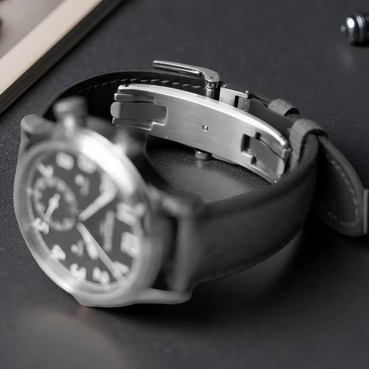 สายนาฬิกาแบบสปริงพร้อมตัวล็อคแ - Luxury Watch Face บทวิจารณ์และราคา